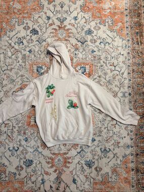 Golden Hour Fresh Strawberry Farmers Market Hoodie Sweatshirt Cream Size XS/S